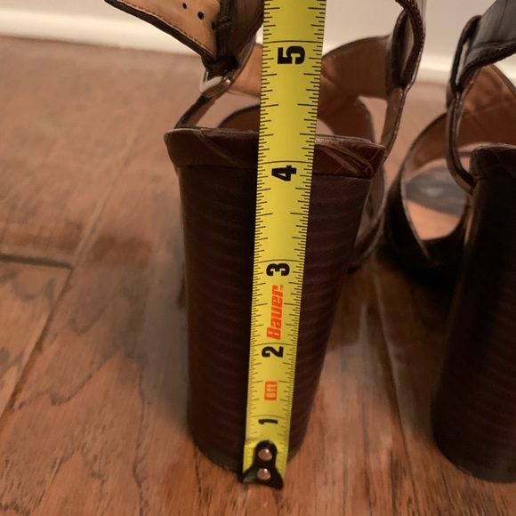 Nine West Brown Embossed Croc. Sandals Stack heels Peep Toes. 8M - Picture 5 of 7